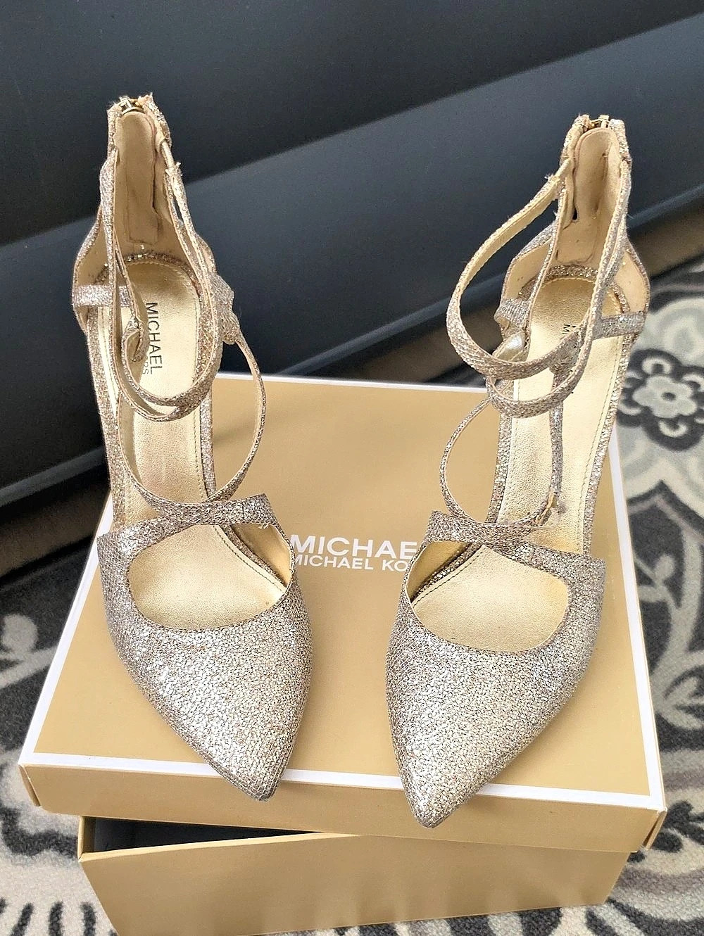 Michael Kors Pointed Toe Glitter Heels in Gold Like New